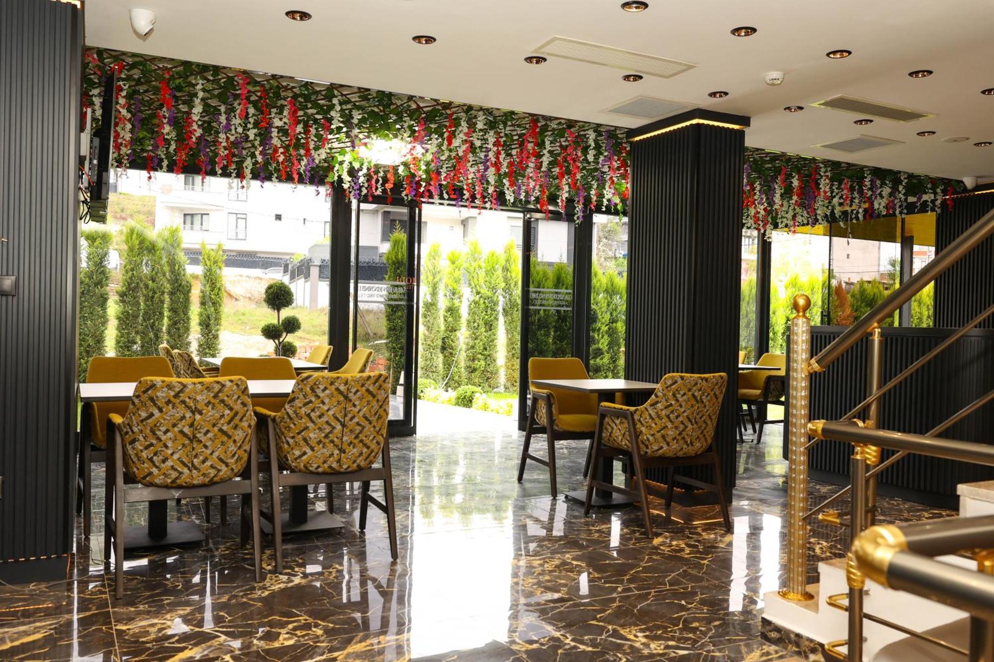 Gardenmode Airport Hotel Tasoluk Bagian luar foto